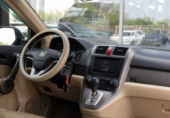 Подержанный автомобиль Honda CR-V 2008 года (10 фото)