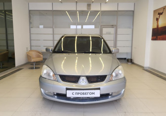 Подержанный автомобиль Mitsubishi Lancer Sedan 2006 года (3 фото)
