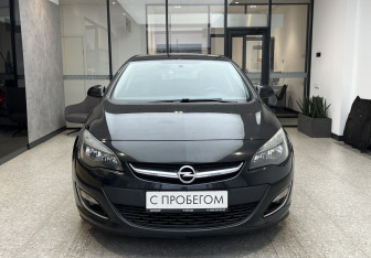 Подержанный автомобиль Opel Astra Wagon 2012 года (2 фото)