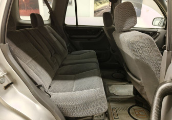 Подержанный автомобиль Honda CR-V 1997 года (13 фото)