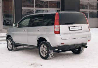 Подержанный автомобиль Honda HR-V 2000 года (7 фото)