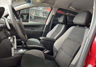 Подержанный автомобиль Peugeot 207 Hatchback 2008 года (8 фото)