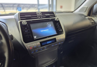 Подержанный автомобиль Toyota Land Cruiser Prado 2018 года (12 фото)