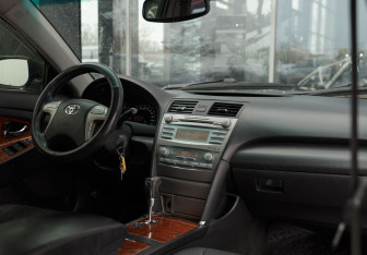 Подержанный автомобиль Toyota Camry Sedan 2008 года (10 фото)