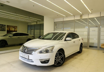 Подержанный автомобиль Nissan Teana 2014 года (1 фото)