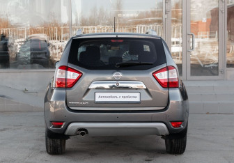 Подержанный автомобиль Nissan Terrano 2019 года (6 фото)