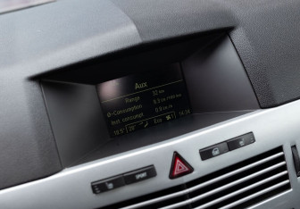 Подержанный автомобиль Opel Astra Hatchback 2010 года (14 фото)