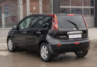 Подержанный автомобиль Nissan Note 2011 года (7 фото)