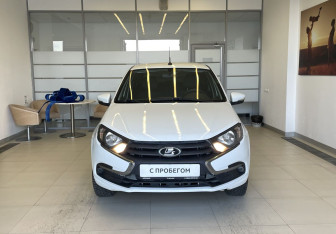 Подержанный автомобиль LADA (ВАЗ) Granta Sedan 2019 года (2 фото)