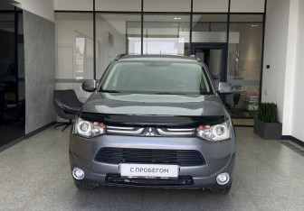 Подержанный автомобиль Mitsubishi Outlander 2012 года (2 фото)