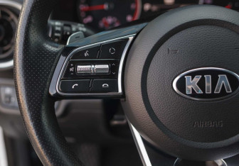 Подержанный автомобиль Kia Cerato Sedan 2020 года (12 фото)