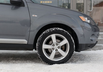 Подержанный автомобиль Mitsubishi Outlander 2007 года (9 фото)