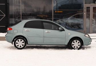 Подержанный автомобиль Chevrolet Lacetti Hatchback 2007 года (4 фото)