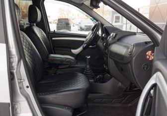 Подержанный автомобиль LADA (ВАЗ) Largus Wagon 2015 года (18 фото)