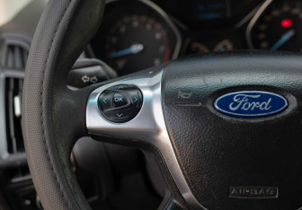 Подержанный автомобиль Ford Focus Hatchback 2012 года (12 фото)