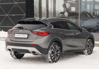 Подержанный автомобиль Infiniti QX30 2018 года (5 фото)