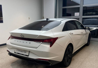 Подержанный автомобиль Hyundai Avante Sedan 2020 года (4 фото)