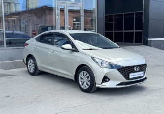 Подержанный автомобиль Hyundai Solaris Sedan 2020 года (3 фото)