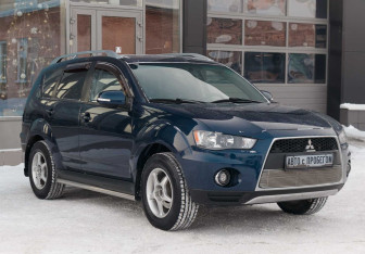 Подержанный автомобиль Mitsubishi Outlander 2010 года (3 фото)