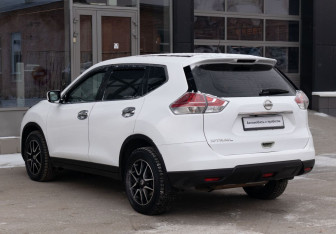 Подержанный автомобиль Nissan X-Trail 2016 года (7 фото)