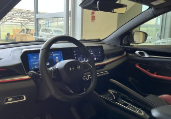 Подержанный автомобиль Geely Coolray 2023 года (7 фото)