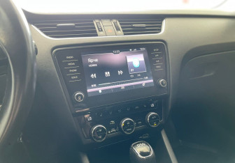 Подержанный автомобиль Skoda Octavia Liftback 2018 года (18 фото)