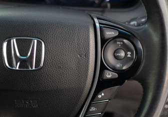 Подержанный автомобиль Honda Odyssey Minivan 2016 года (12 фото)