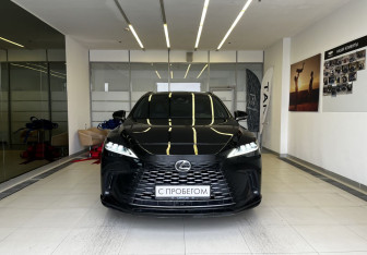 Подержанный автомобиль Lexus RX 2023 года (2 фото)