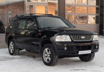 Подержанный автомобиль Ford Explorer 2005 года (3 фото)