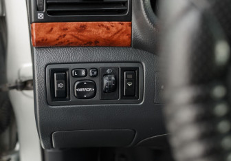 Подержанный автомобиль Toyota Avensis Sedan 2005 года (18 фото)