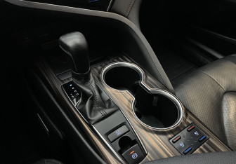 Подержанный автомобиль Toyota Camry Sedan 2019 года (13 фото)