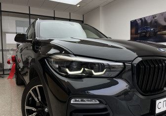 Подержанный автомобиль BMW X5 2019 года (4 фото)