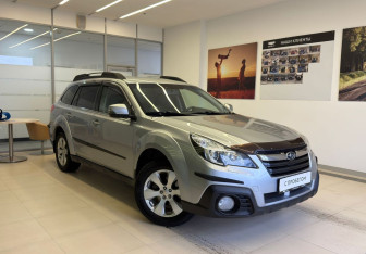 Подержанный автомобиль Subaru Outback Wagon 2013 года (4 фото)