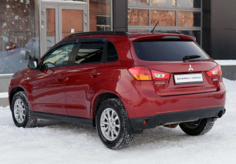 Подержанный автомобиль Mitsubishi ASX 2013 года (7 фото)