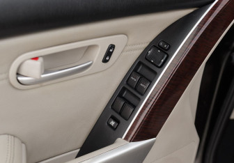 Подержанный автомобиль Mazda CX-9 2008 года (16 фото)