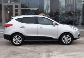 Подержанный автомобиль Hyundai ix35 2012 года (4 фото)