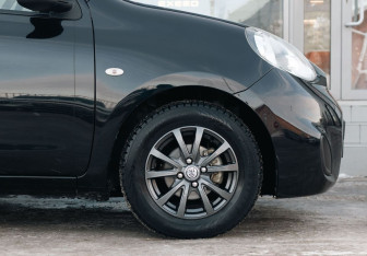 Подержанный автомобиль Nissan March Hatchback 2018 года (9 фото)