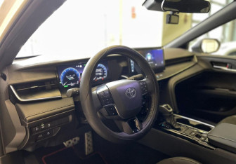 Подержанный автомобиль Toyota Camry Sedan 2024 года (10 фото)