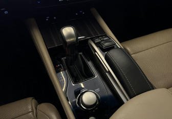 Подержанный автомобиль Lexus GS 2015 года (9 фото)