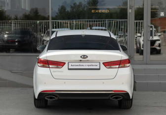 Подержанный автомобиль Kia Optima Sedan 2017 года (6 фото)