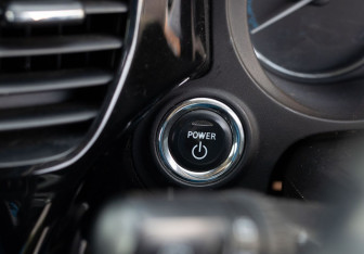 Подержанный автомобиль Mitsubishi Outlander 2017 года (14 фото)