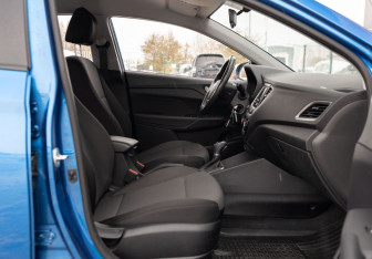 Подержанный автомобиль Hyundai Solaris Sedan 2017 года (18 фото)