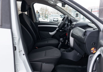 Подержанный автомобиль Nissan Terrano 2019 года (18 фото)