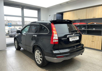 Подержанный автомобиль Honda CR-V 2008 года (7 фото)