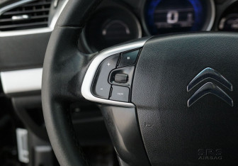 Подержанный автомобиль Citroen C4 Sedan 2013 года (12 фото)