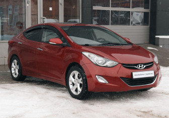 Подержанный автомобиль Hyundai Avante Sedan 2011 года (3 фото)