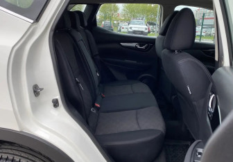 Подержанный автомобиль Nissan Qashqai 2014 года (15 фото)