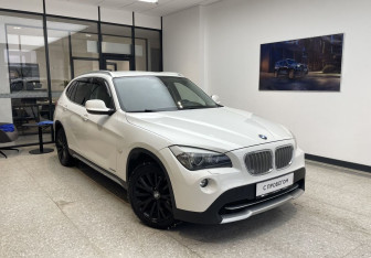 Подержанный автомобиль BMW X1 2012 года (3 фото)
