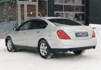 Подержанный автомобиль Nissan Teana 2006 года (7 фото)