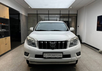 Подержанный автомобиль Toyota Land Cruiser Prado 2013 года (3 фото)